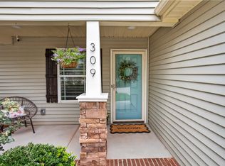 309 S Stonegate Dr, Seneca, SC 29678