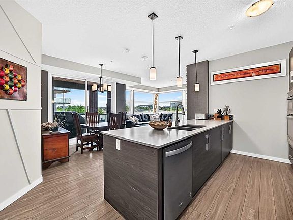 5th image of 122 SW Mahogany Ctr SE #201