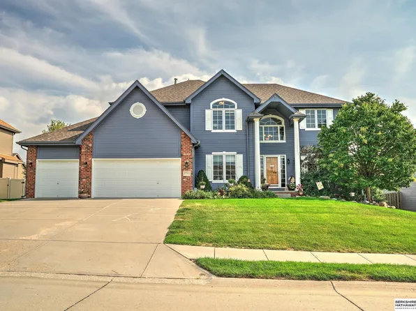 17205 Bedford Ave, Omaha, NE 68116