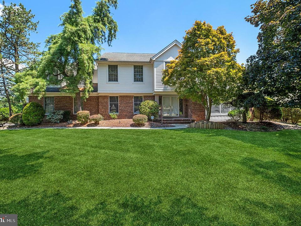 1st image of 3 Poplar Ct