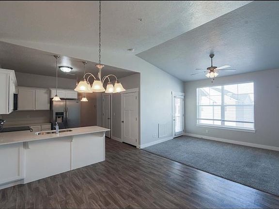 3rd image of 101 W Silver Springs Dr #101