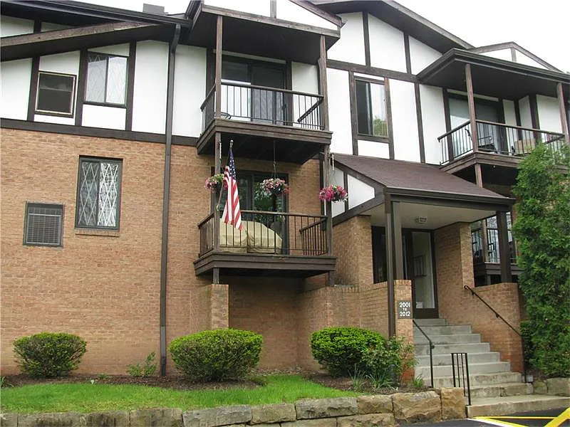 2005 Thornberry Dr photo 1