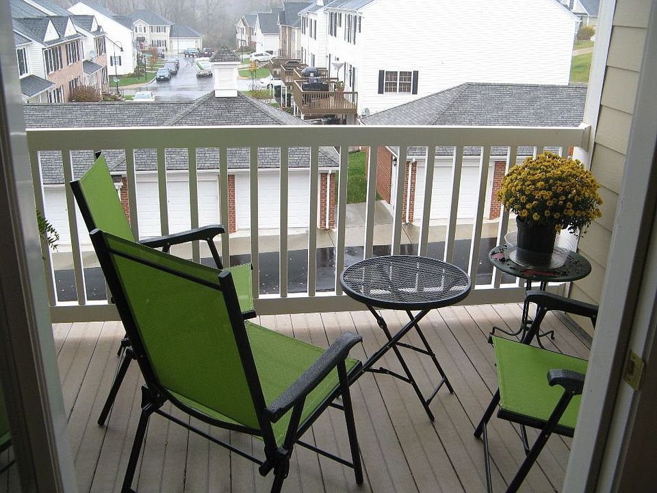 1st image of 605 Wyndhurst Dr APT 302