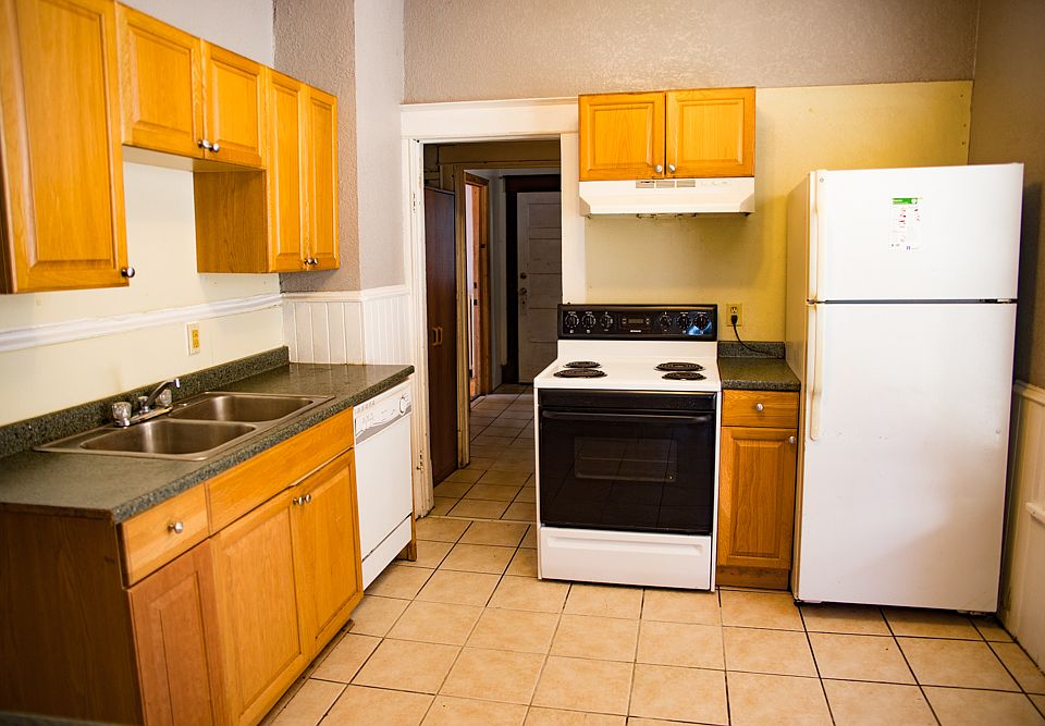 2nd image of 1082 16th Ave SE