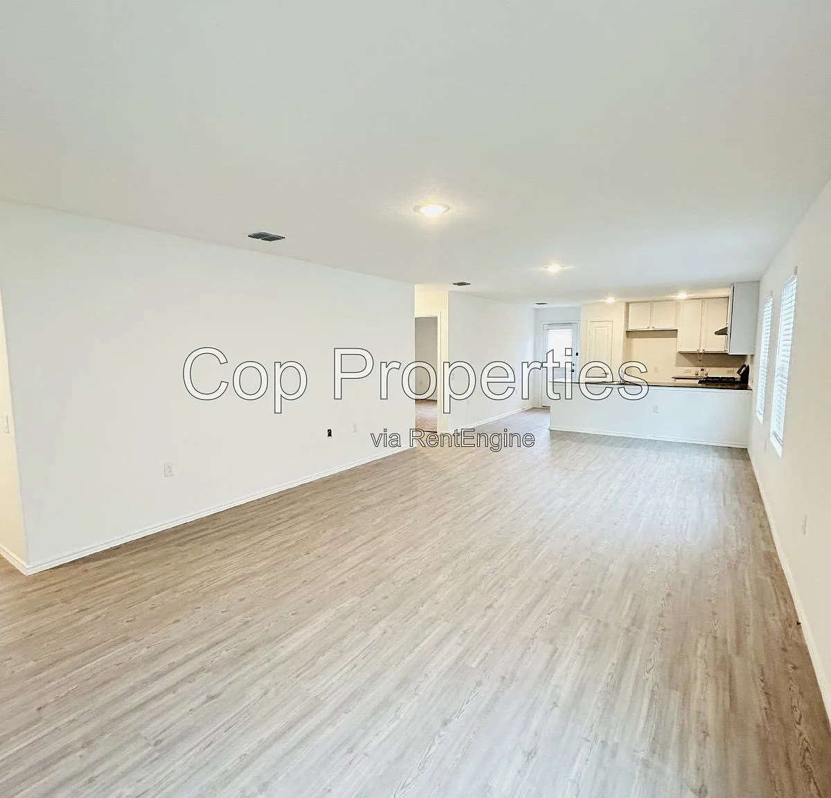 3 bed, 2.0 bath, 1450 sqft, $1,695 — Photo 3
