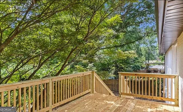 1523 Delia Dr — Photo 22