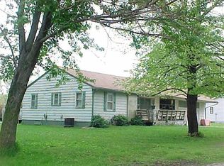 6130 Edison Dr, Cedar Falls, IA 50613