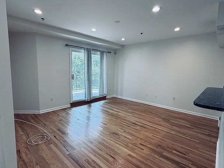 920 Jefferson St #303 — Photo 11