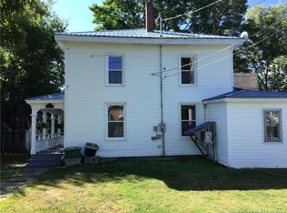 16 Dow St, Saint Stephen, NB E3L1R3
