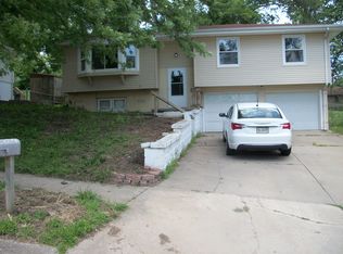 2106 Randall Dr, Bellevue, NE 68005