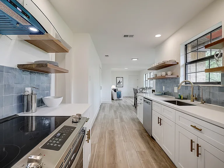 5511 N Dunlap Rd — Photo 24
