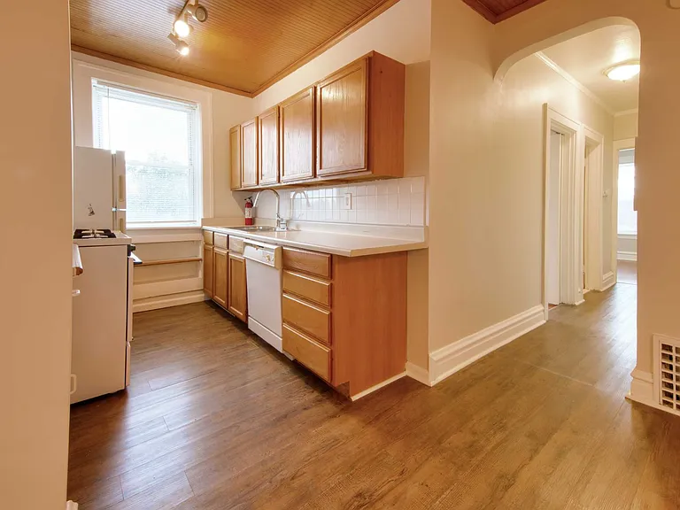 3931 Parker Ave — Photo 6