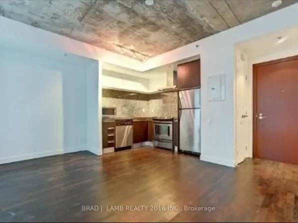 75 Portland St #522, Toronto, ON M5V 2M9