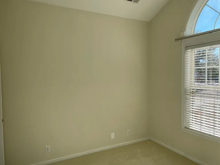 621 Riverwood Dr SE — Photo 16