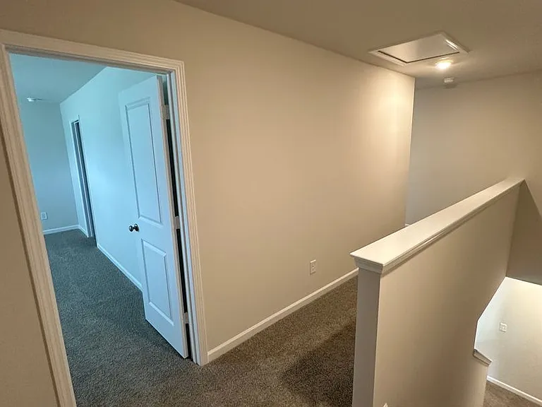304 S Lake Ct — Photo 9