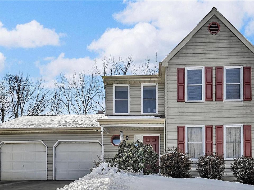 1st image of 39 Fox Glove Ln