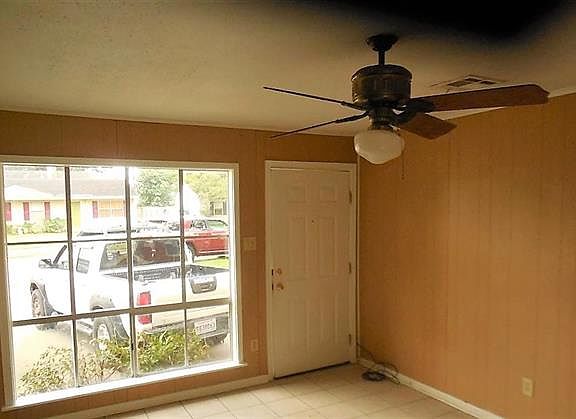 5th image of 128 Anne Dr