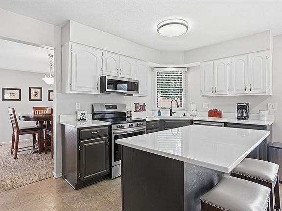 5th image of 4712 67th St