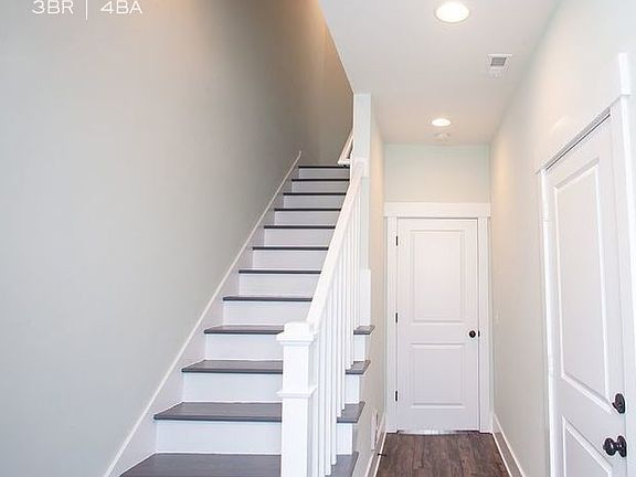 3rd image of 1807 Bungalow Row