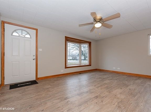 3rd image of 8842 S Keeler Ave