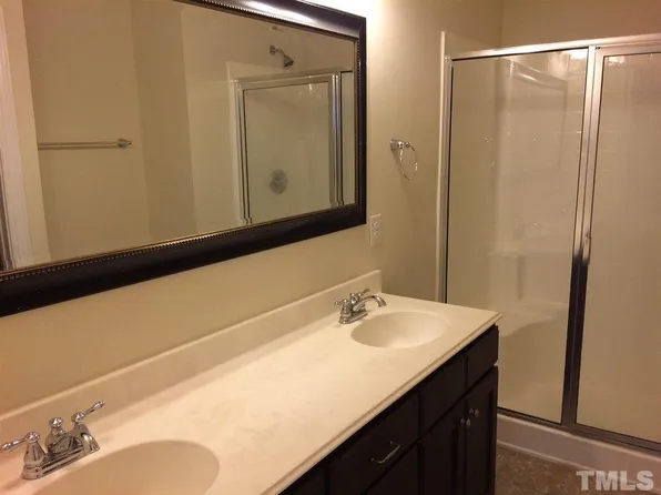 3933 Amelia Park Dr, Raleigh, NC 27606