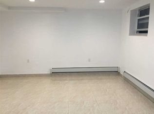 7318 52nd Ave, Maspeth, NY 11378