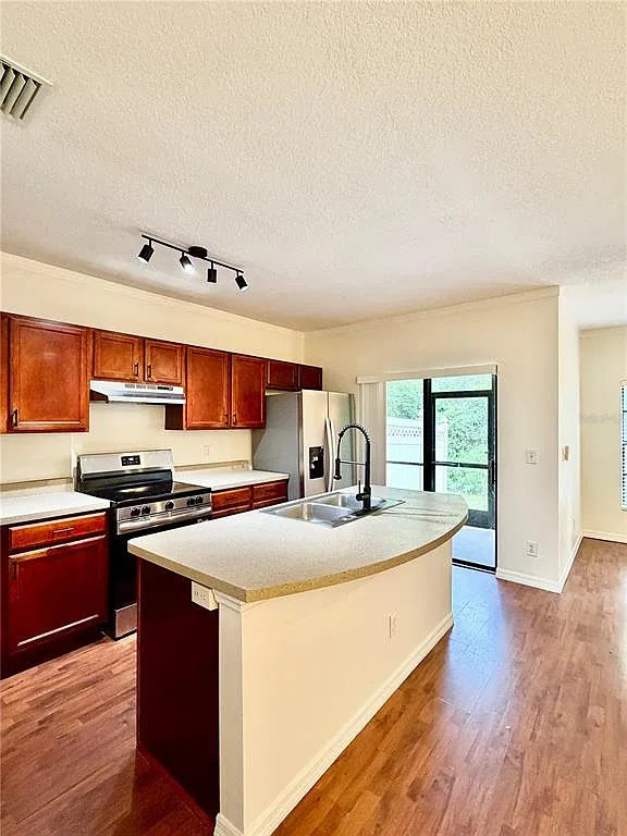 2 bed, 2.5 bath, 1298 sqft, $2,300 — Photo 4