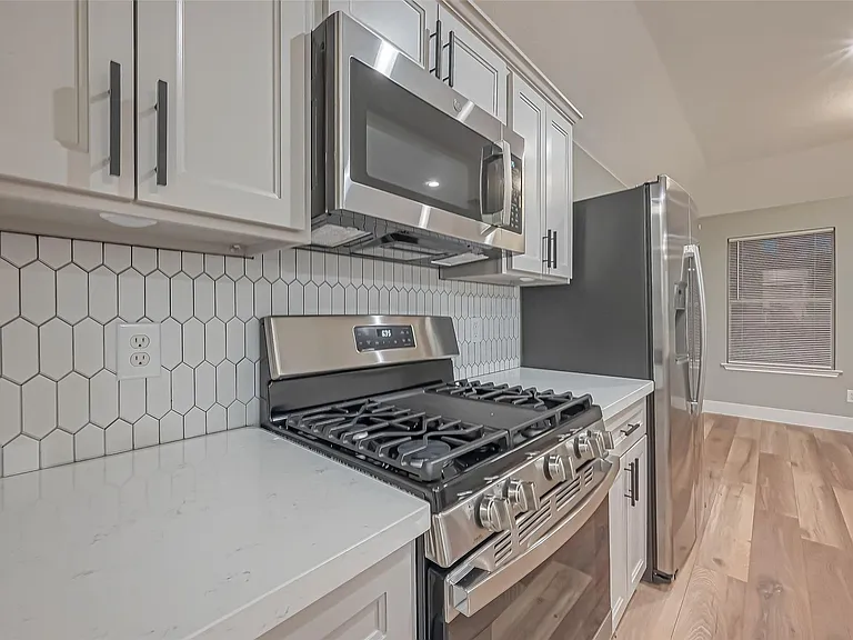 2 Garden Lodge Pl — Photo 12