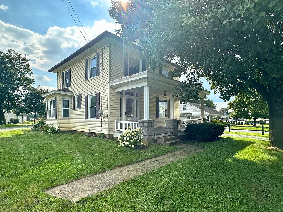 1864 W Main St