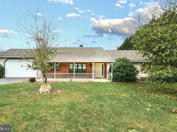 303 Seminole Ct, Red Lion, PA 17356
