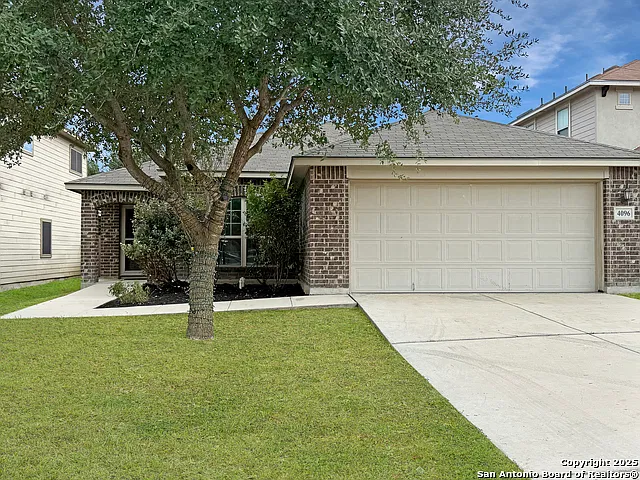 4 bed, 2.0 bath, 1700 sqft, $1,895 — Photo 3