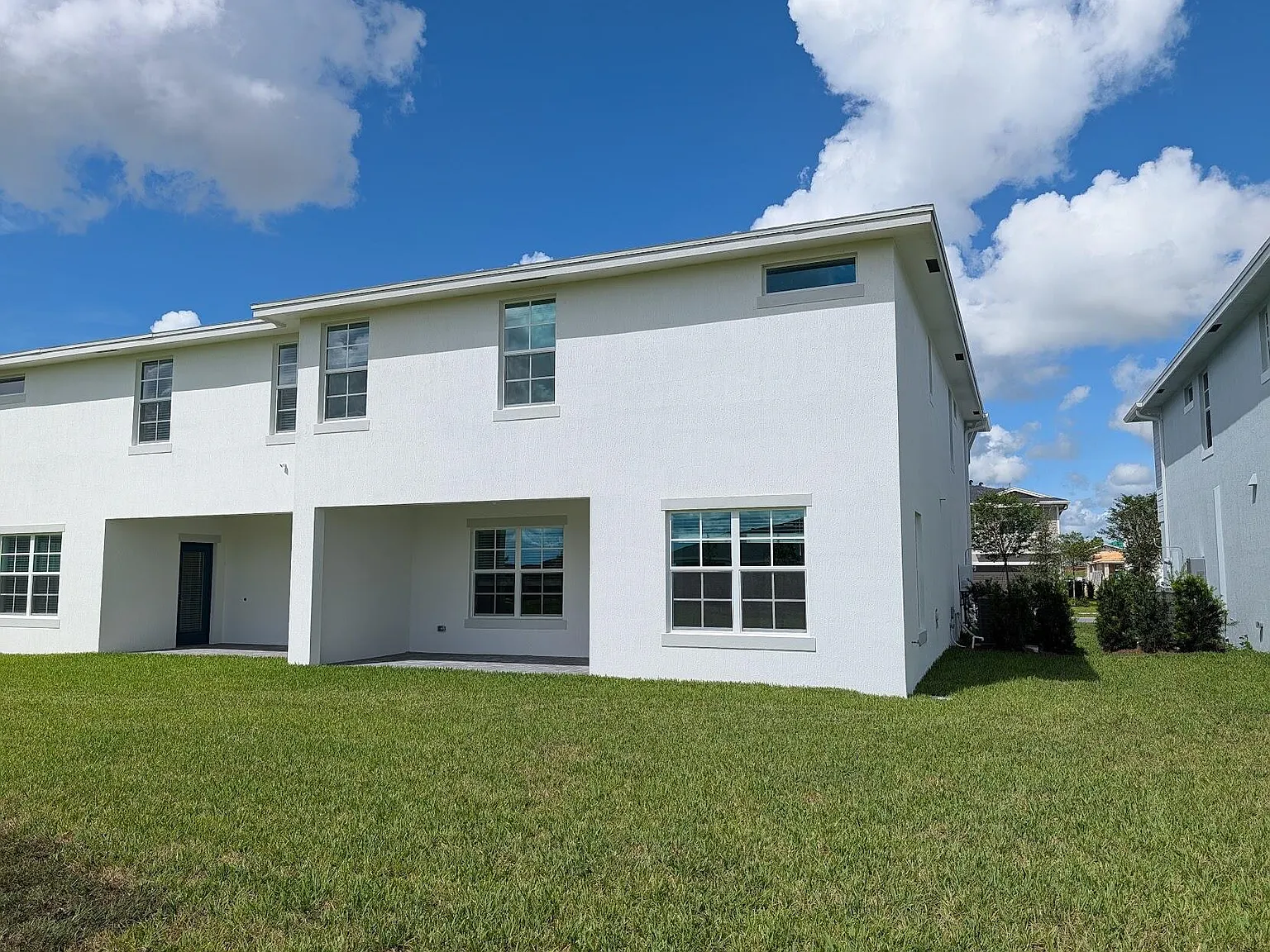 4 bed, 3.5 bath, 2308 sqft, $4,050 — Photo 2