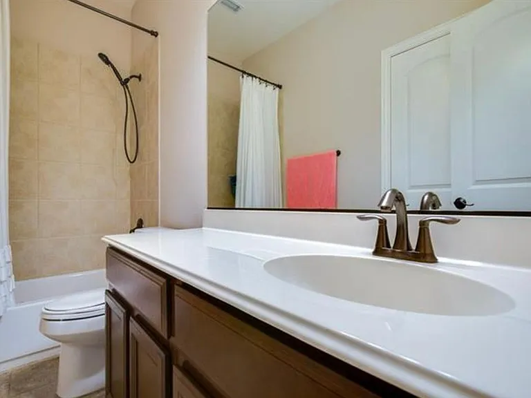 7847 Liverpool Ln — Photo 12