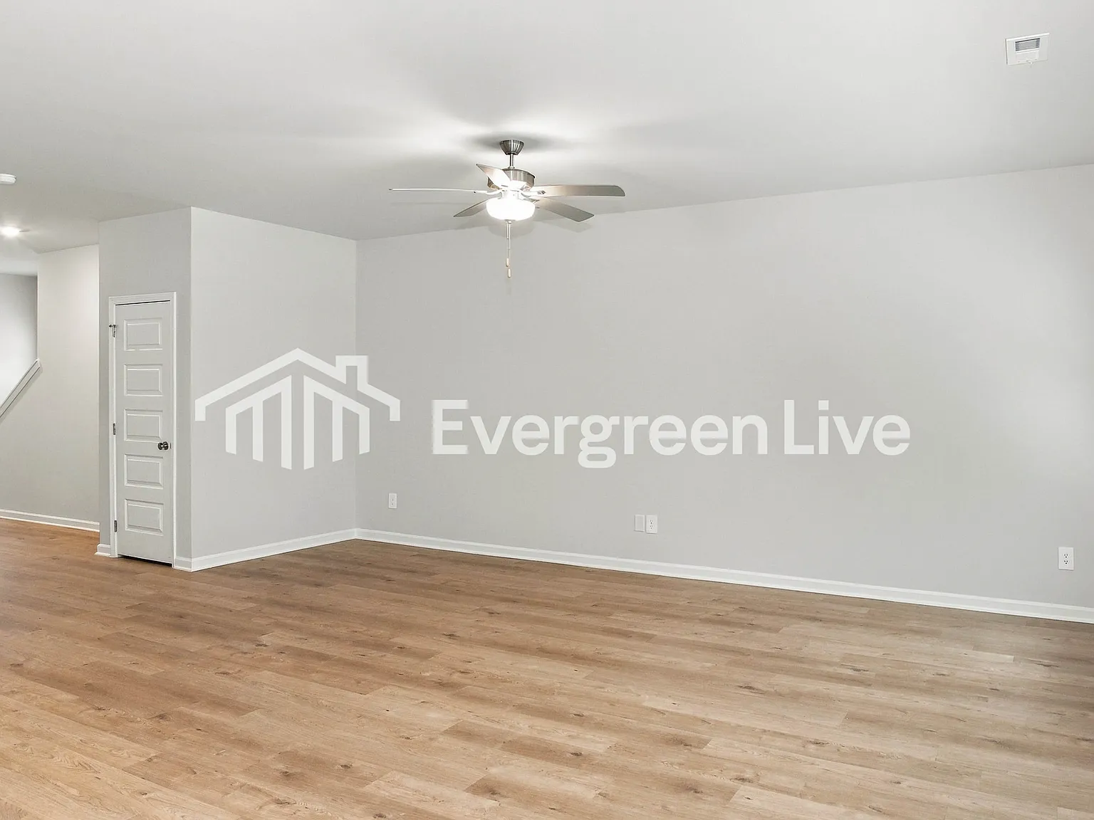 4 bed, 2.5 bath, 2065 sqft, $1,800 — Photo 4