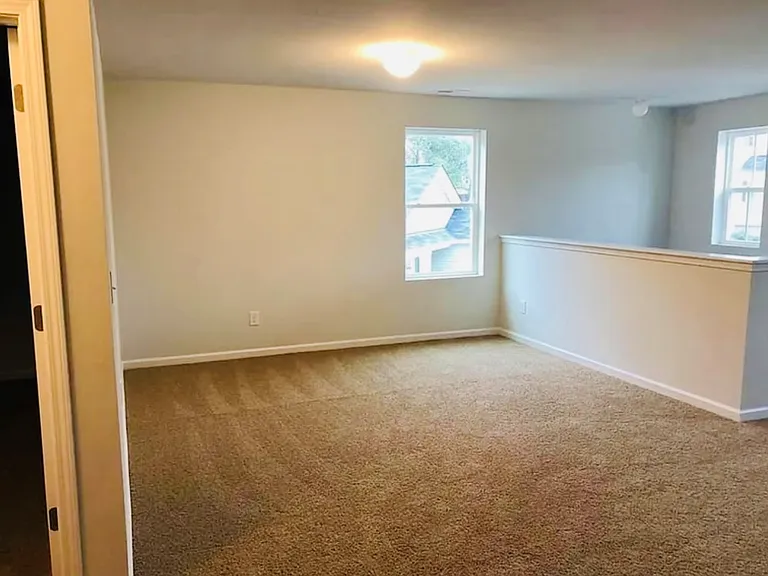 107 Fleetwood Ct — Photo 9
