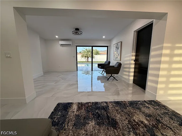 4937 Edith Esplanade Cpe — Photo 19