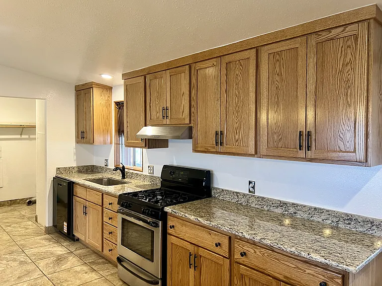 5296 Comanche Ave — Photo 12