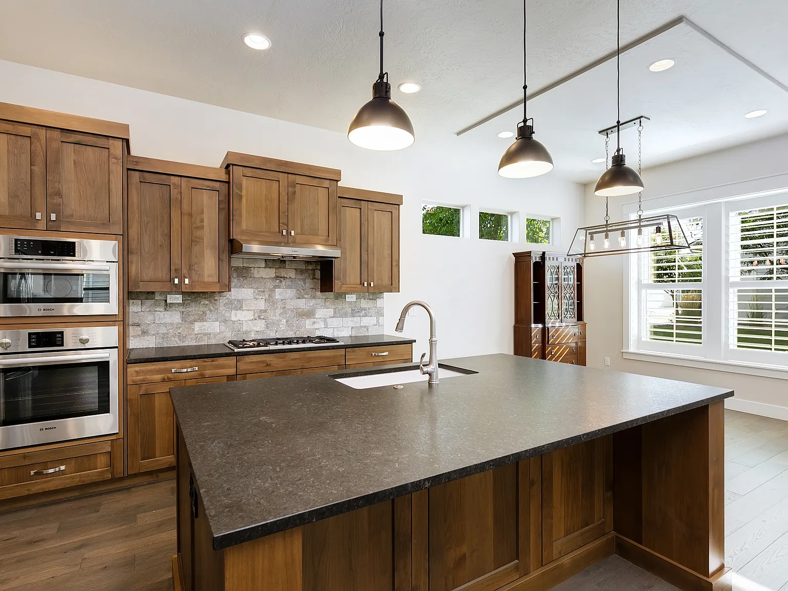 3 bed, 1660 sqft, $2,700 — Photo 3