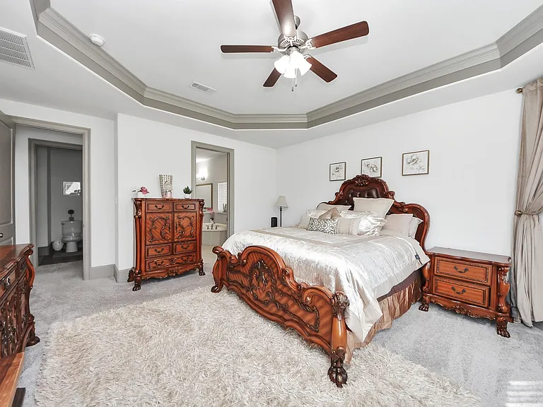 1911 Sapphire Pines Ln — Photo 22