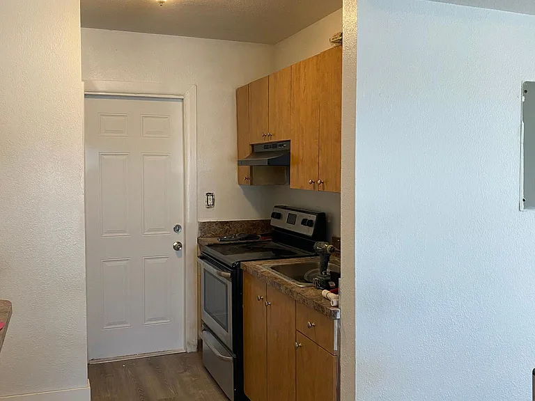 223 SW 3rd Ct #B — Photo 6