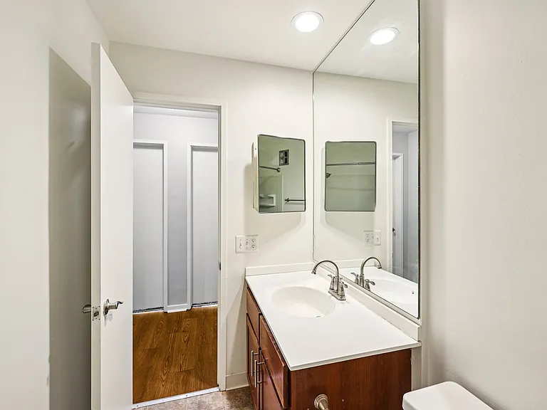 Lexington Hills Apartments — Photo 48