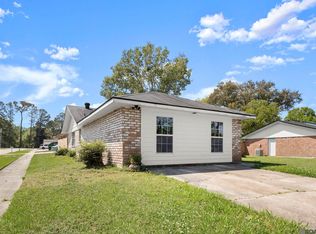 13964 Chalmette Ave, Way, LA 70810