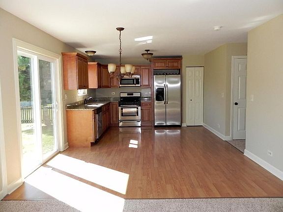 3rd image of 1285 Burke Ln