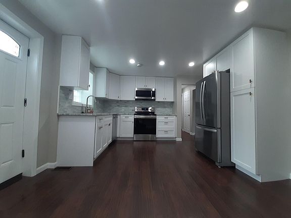 4th image of 5708 Greenlawn Dr