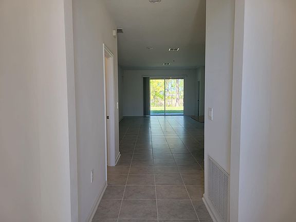 4th image of 914 Jackson Ave