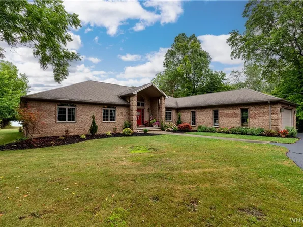 475 Lake Rd, Youngstown, NY 14174