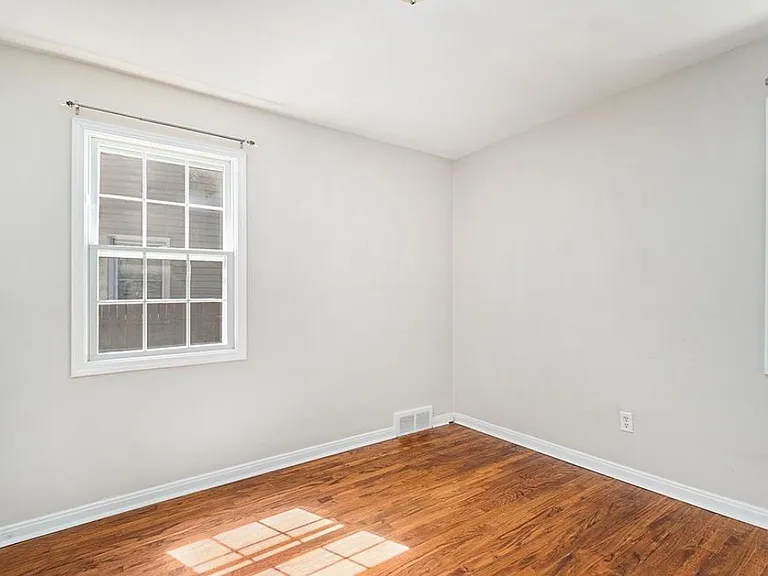 633 N Dorchester Ave — Photo 9