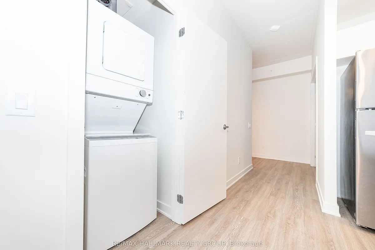 Building Photo - 353 Gardner St #401