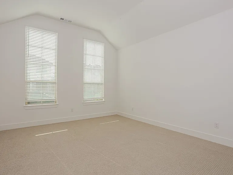 2852 Holland Ct — Photo 10