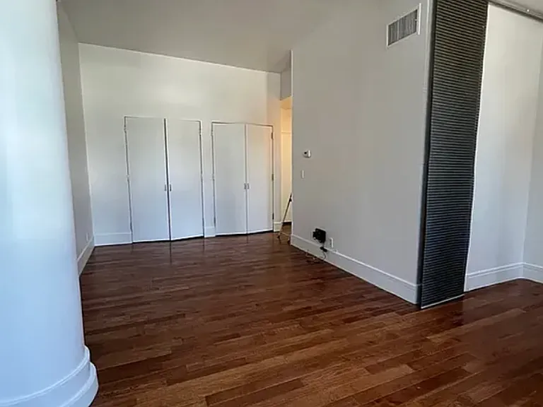 120 Greenwich St #6B — Photo 4